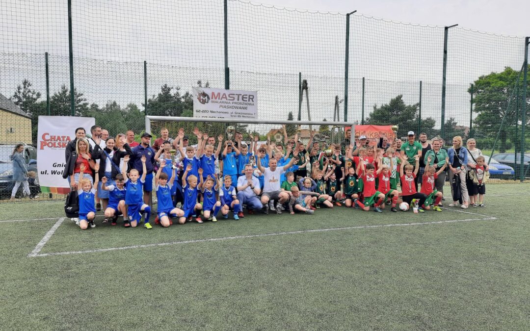 Pelikan wygrywa dziecięcy turniej w Cielimowie