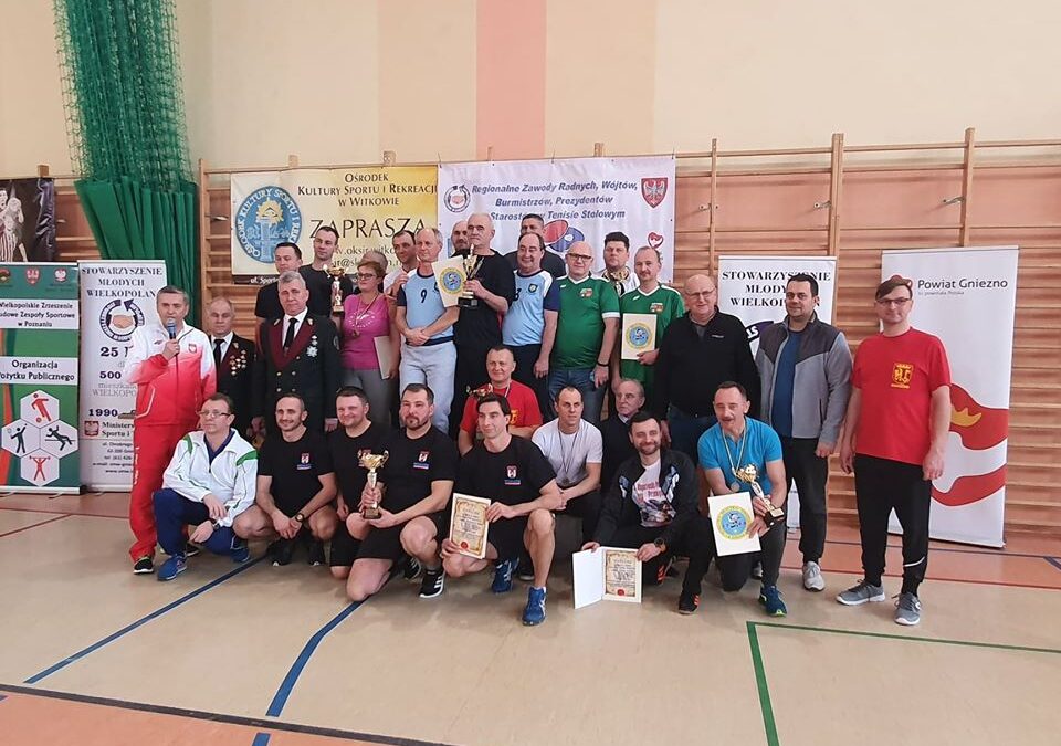 120 samorządowców stanęło przy stołach