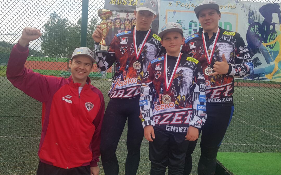 Orzeł z workiem medali. Weterani i kadeci wicemistrzami Polski!