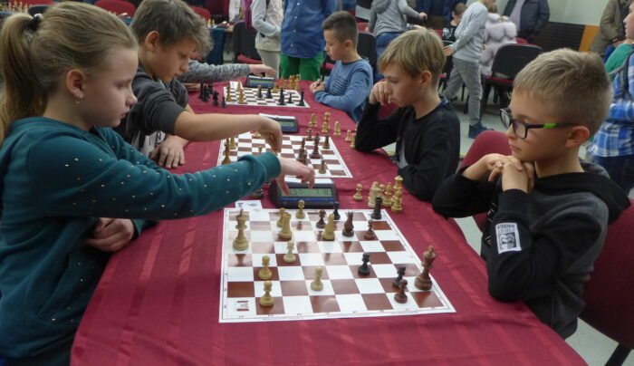 Szachowali się do skutku