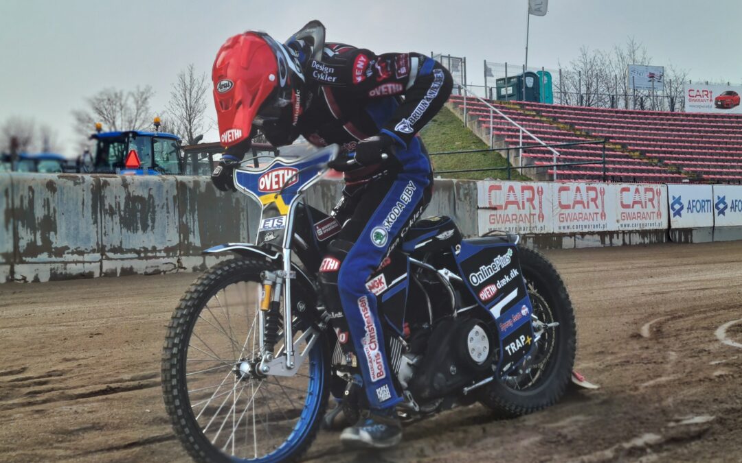 Peter Kildemand świetny na pierwszym treningu. Fajfer idzie „na grubo”