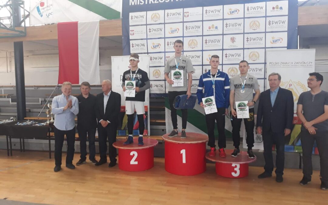 Szymon Bereźnicki na podium Mistrzostw Polski AZS