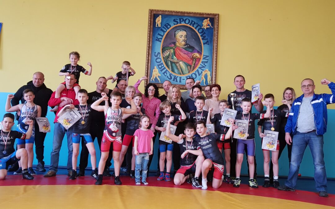 Worek medali zapaśników Husarza