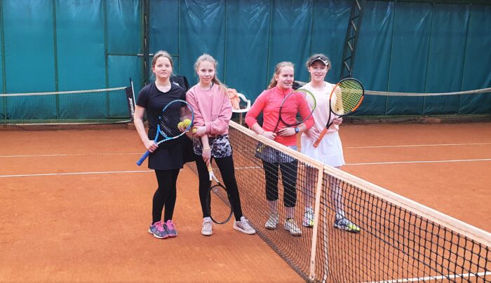 Młode tenisistki grały o Puchar Prezydenta Gniezna