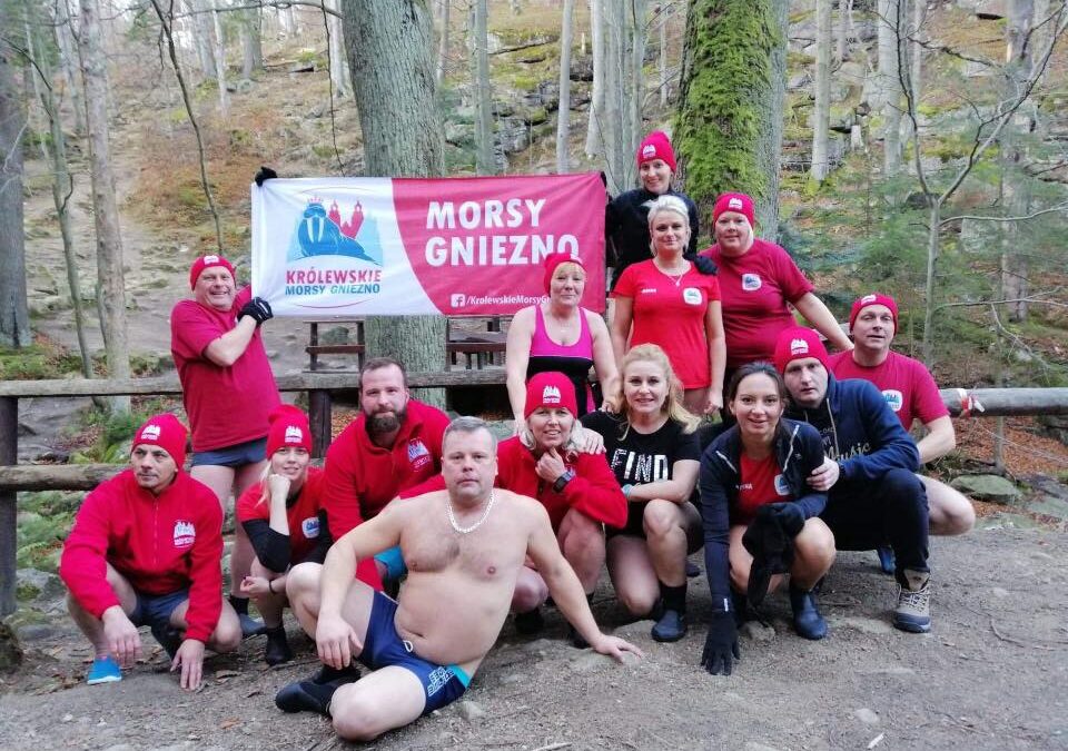 Znów wejdą na Śnieżkę w… szortach!