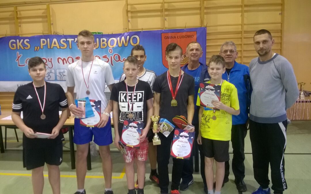 Łubowo zagrało na Mikołajki w pingponga
