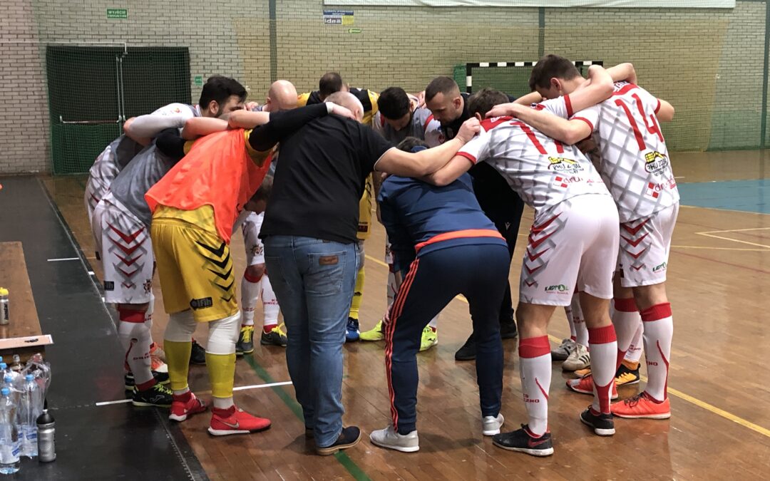 Gra lepsza niż wynik. KS Gniezno przegrał z wiceliderem