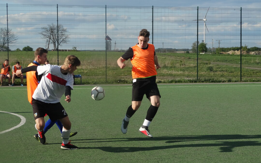 Serwis Opon Kruchowo odjeżdża rywalom w trzemeszeńskiej lidze