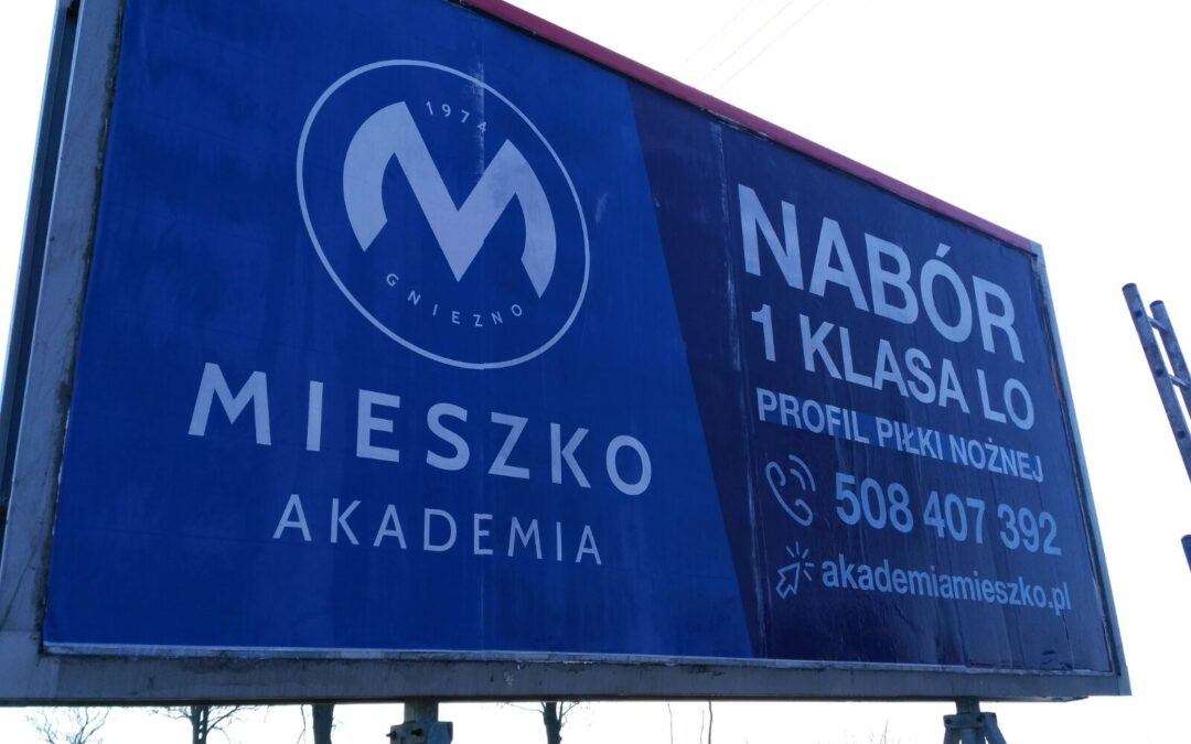 Rusza pionierski projekt edukacyjny. W jednej klasie piłkarze i… szczypiornistki