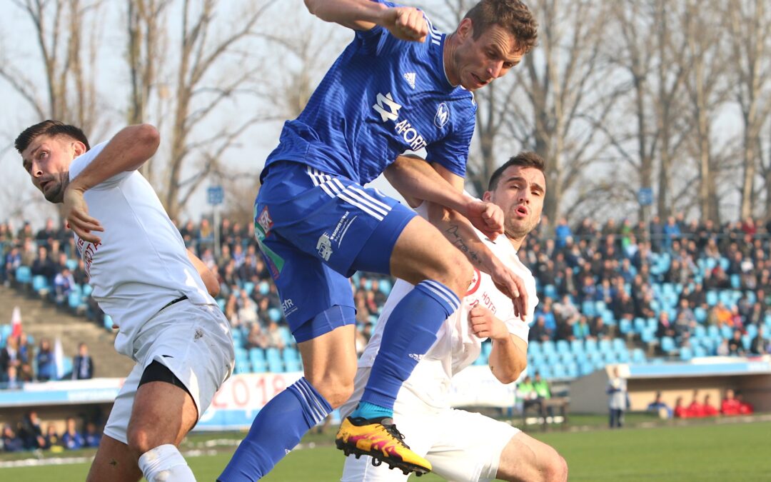 Mieszko wygrywa z Jarotą i jest już wiceliderem!