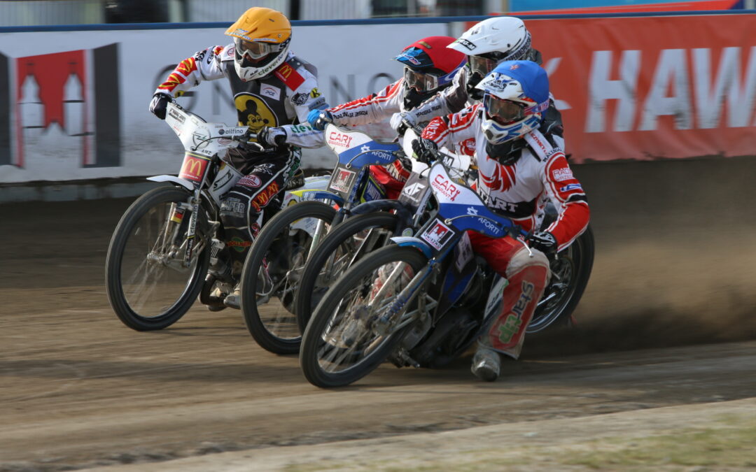 Falubaz minimalnie lepszy. Atomowy Gała, skuteczni liderzy Startu