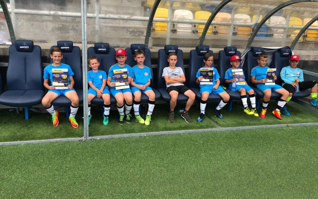 Nauka, szacunek i wielkie święto piłkarskie w Gdyni z udziałem Chrobrego Gniezno