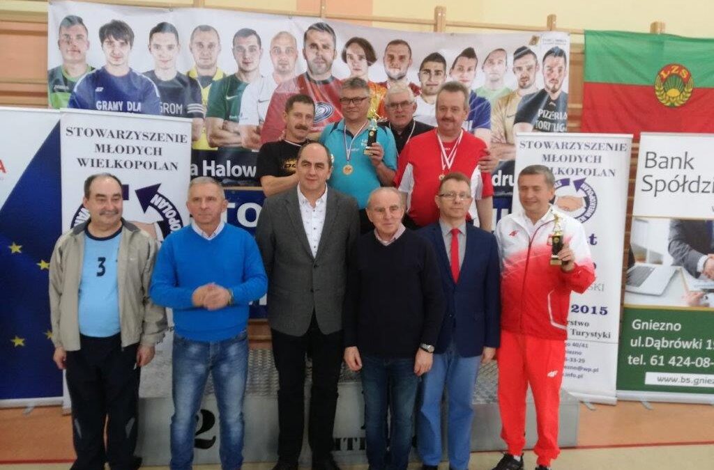 Samorządowcy chwycili za rakietki i strzelby