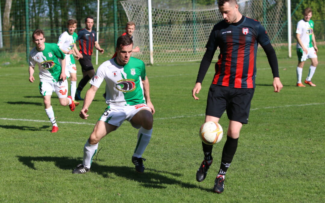 Klasa A: podział punktów w derbach, gospodarze ze zmiennym szczęściem