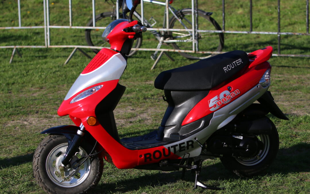 Skuter czeka na jednego z kibiców przy Strumykowej!