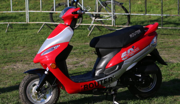 Skuter czeka na jednego z kibiców przy Strumykowej!