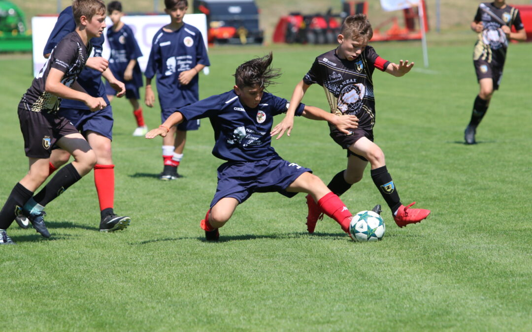 Lech Poznań wygrywa turniej piłkarski Gniezno Cup
