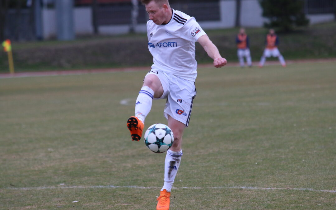 Damian Pawlak ratuje remis biało-niebieskim w ostatnich sekundach