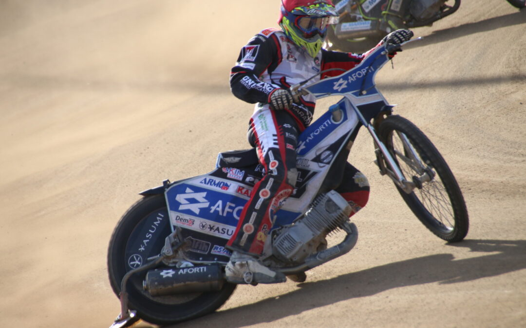 Relacja LIVE + wywiady wideo z treningu pkt. Start – PSŻ na Twojego Messengera!