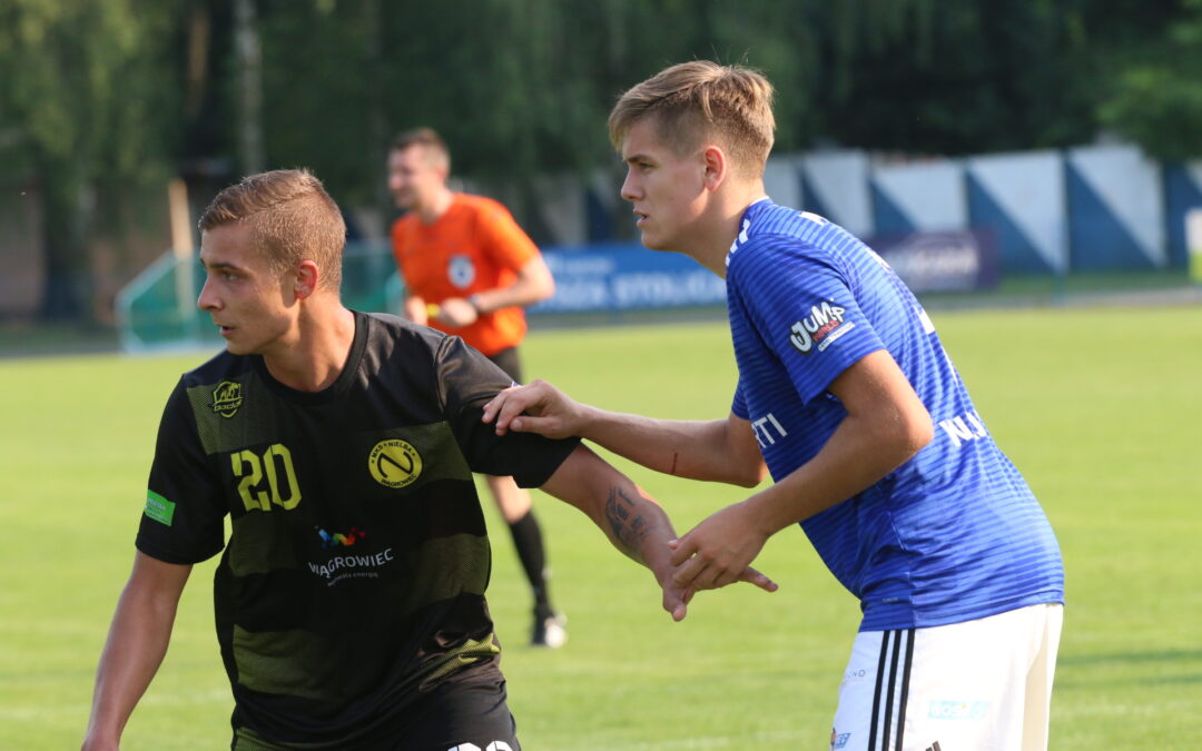 Mieszko bez stylu i pomysłu. Nielba lepsza o trzy klasy (relacja)