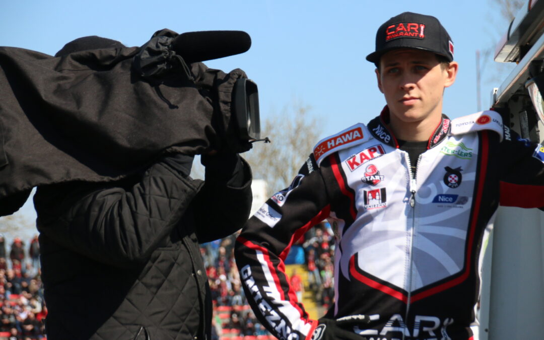 Relacja live i wywiady wideo z meczu Orzeł – Start na Messengera!