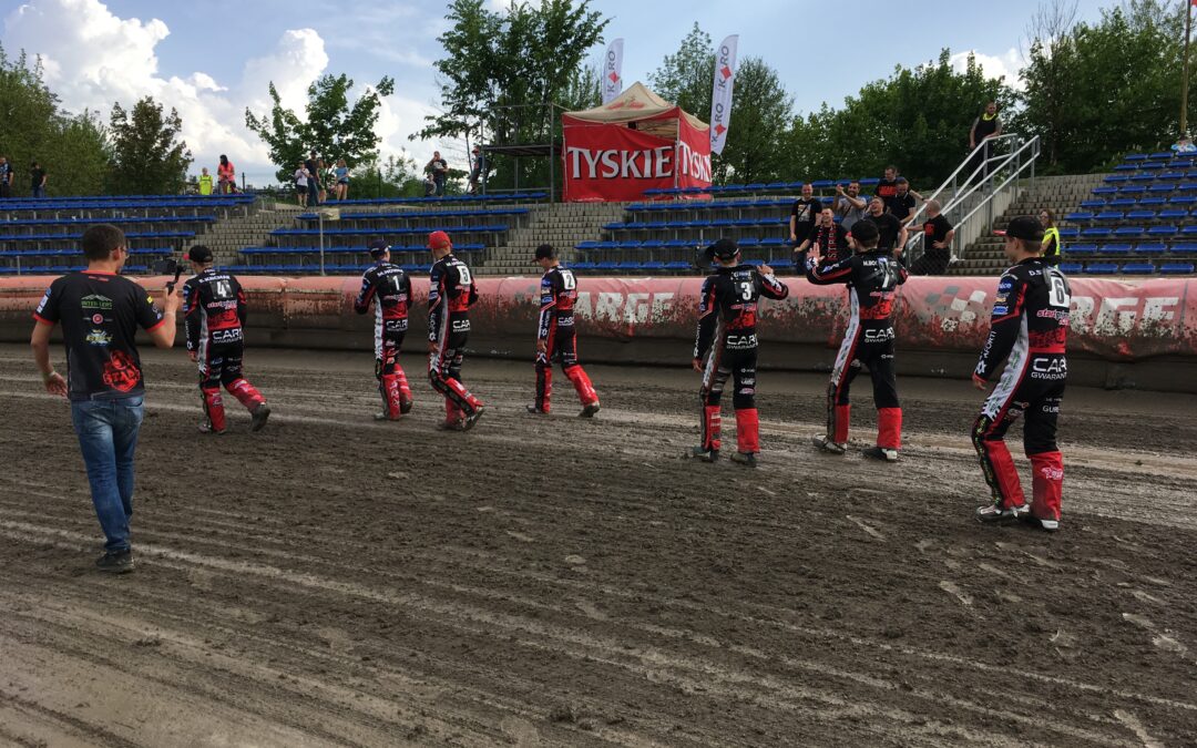 Orły rozszarpały krakowian. Były trener Wandy mówi o spadku do… IV ligi (wypowiedzi)