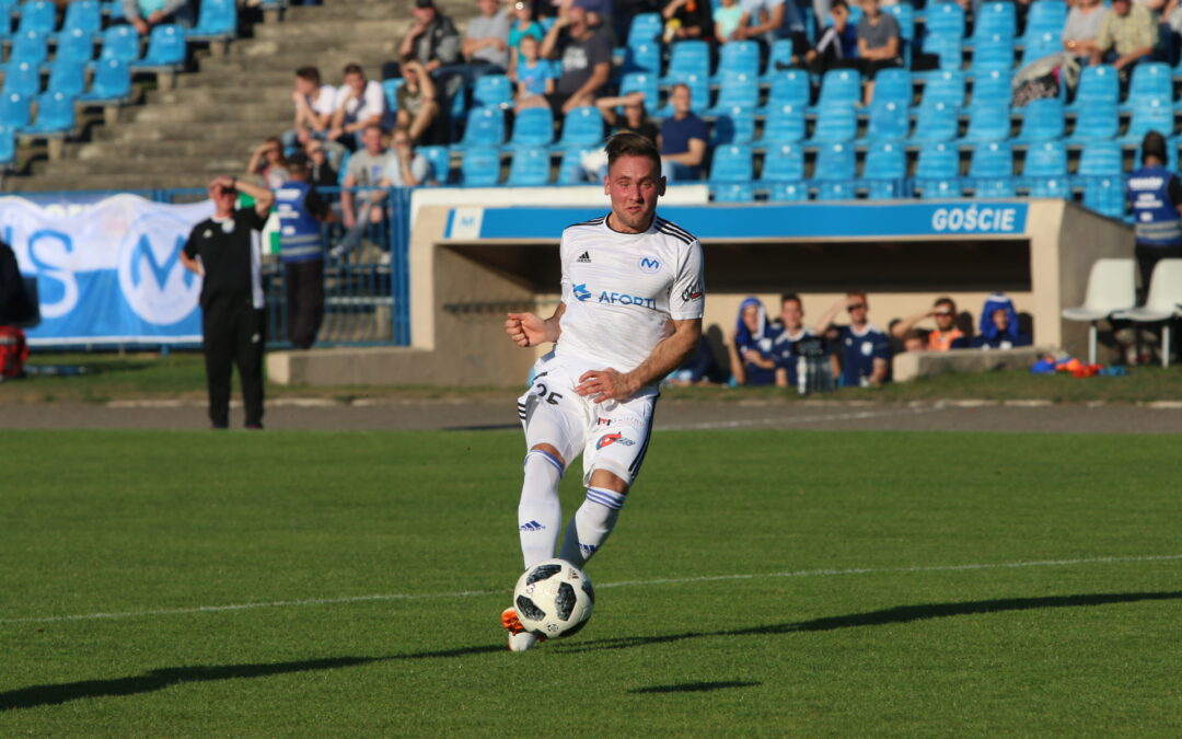 Mieszko przywozi punkt z boiska lidera!