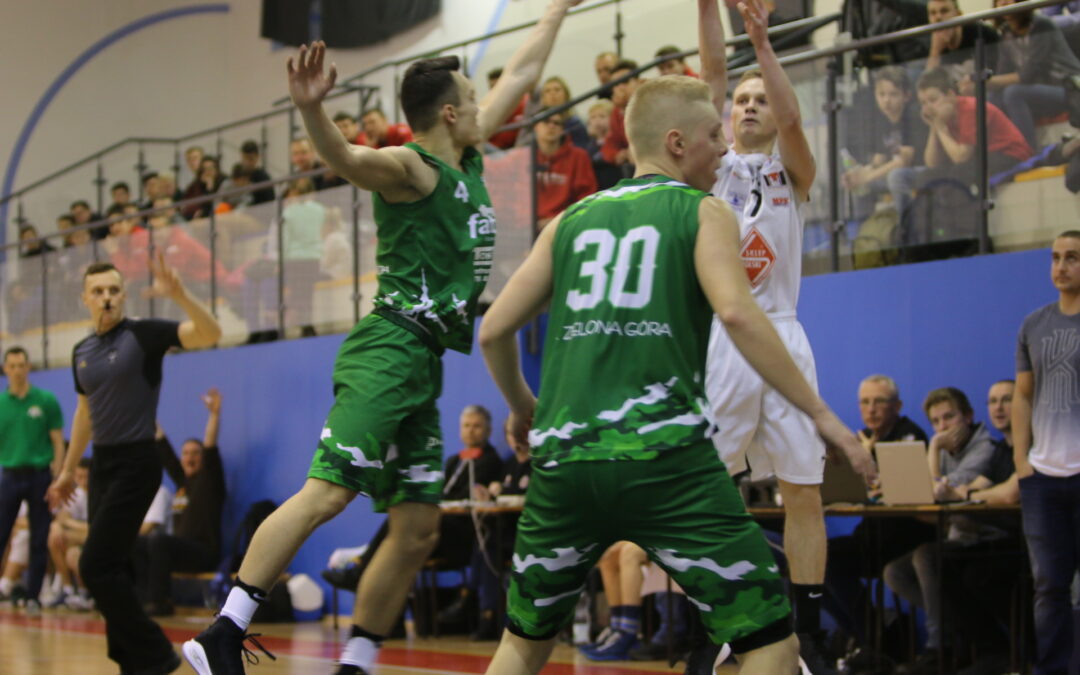 Kapitalne otwarcie gnieźnian w 1/4 MP U20