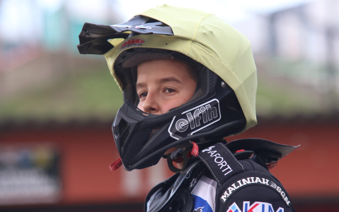 Zobacz debiutanckie biegi Mateusza Jabłońskiego (wideo)