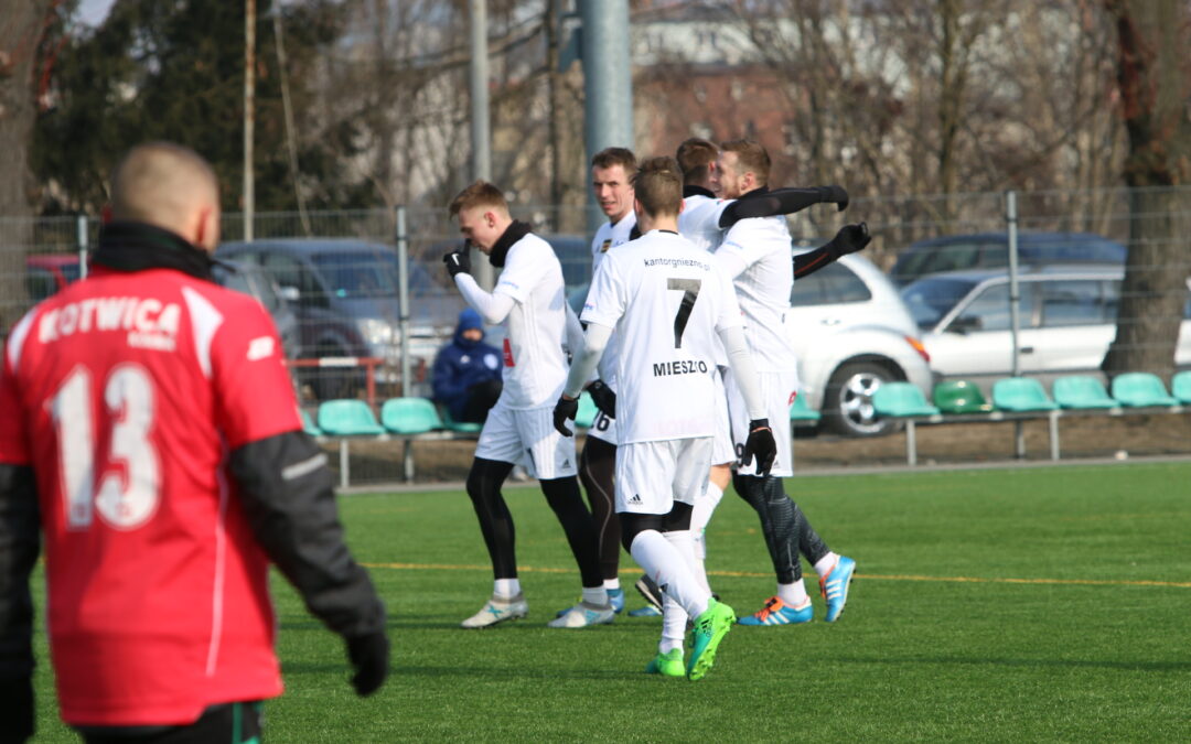 Grad goli w ostatnim meczu sparingowym Mieszka