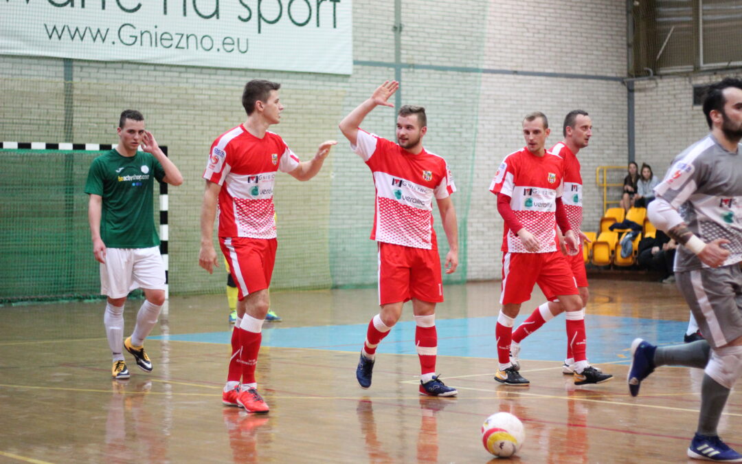 Derby stolic dla KS-u Gniezno! Ogrom emocji przy ulicy Sportowej 5