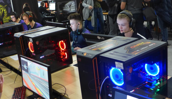 Gnieźnianie na podium, ale bez awansu do finału Mistrzostw Polski w E-sporcie