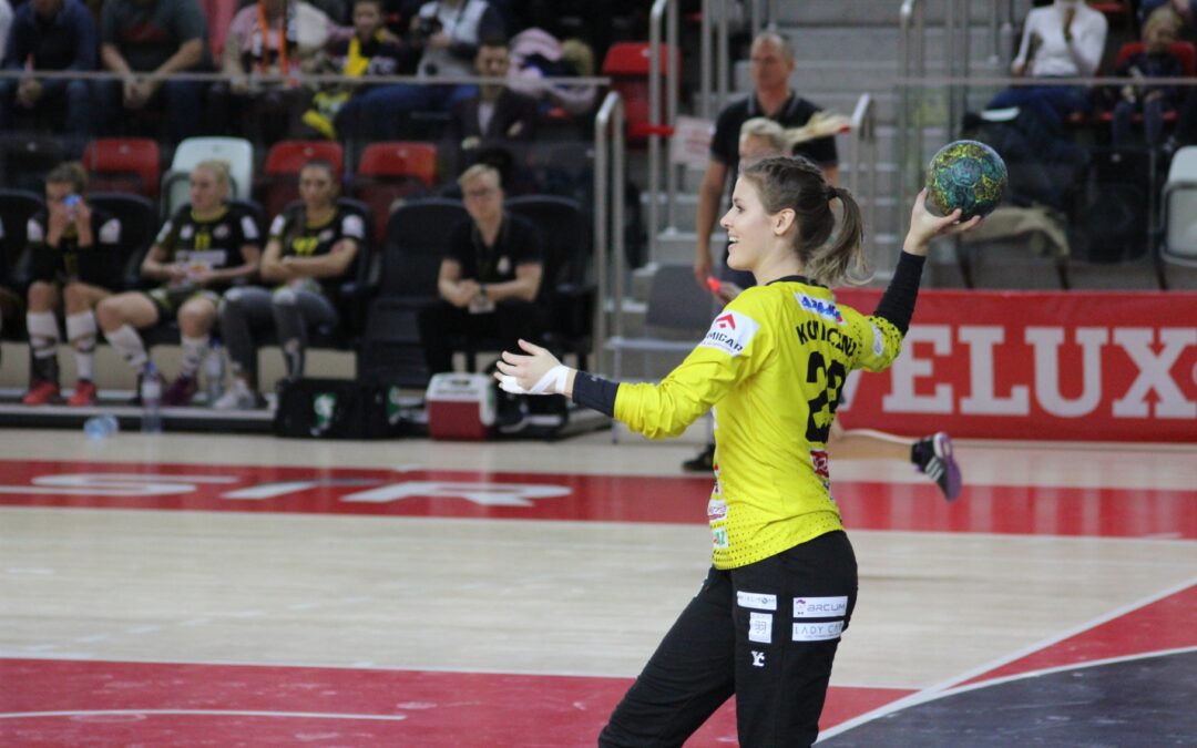 Spektakularna parada Darii Koniecznej. Zobacz, jak wybroniła rzut rywalki!