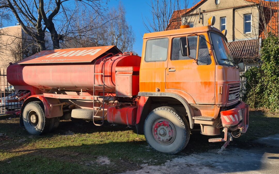 „Kogoś chyba pogięło w klubie”. Kibice wzburzeni ws… polewaczki