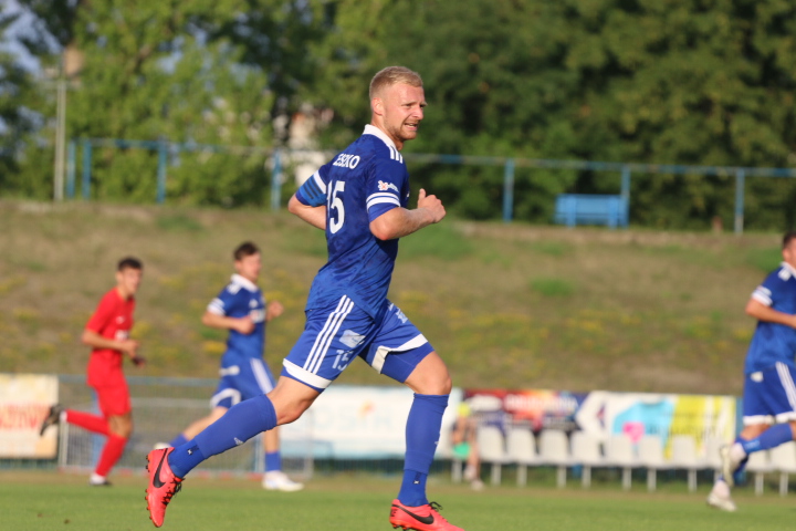 Mieszko sprowadzony na ziemię przez Centrę