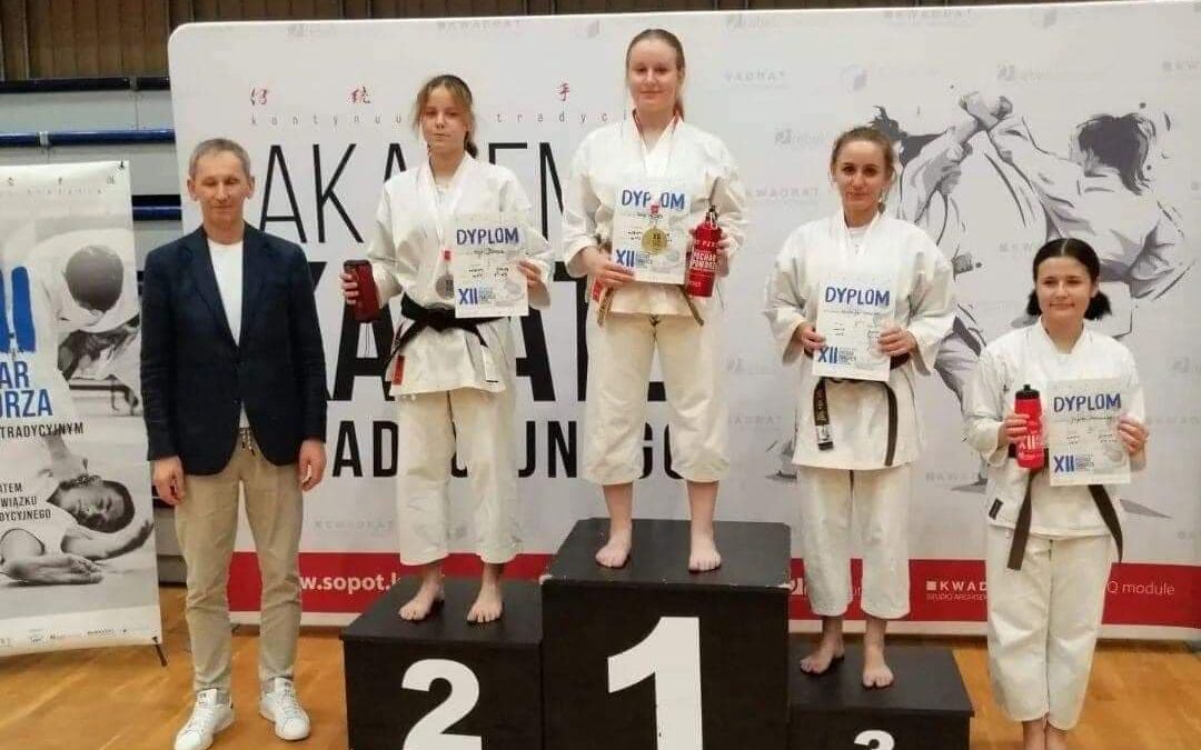 Maja Barczak na podium w Pucharze Pomorza w karate tradycyjnym