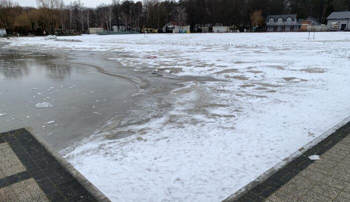 Śnieżna zima niewiele zmienia. Jezioro Niedzięgiel dalej wysycha