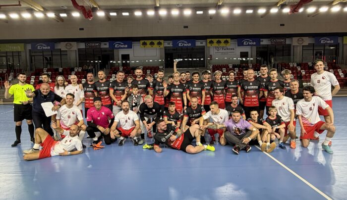 Artyści zdecydowanie lepsi na boisku od żużlowców